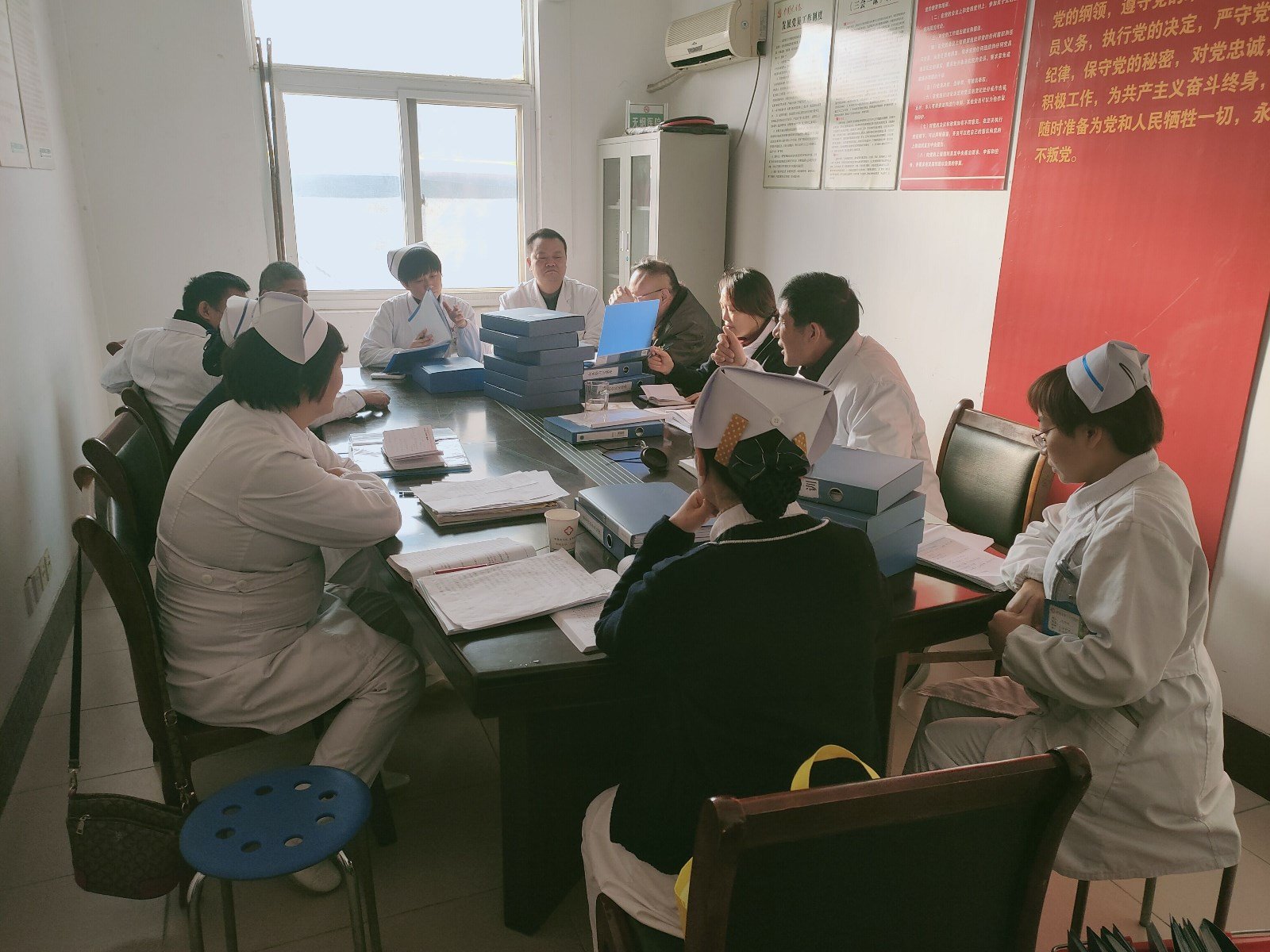 11.26下午门诊的护士长主任.jpg