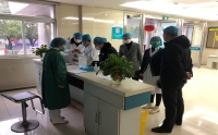 市卫健委领导来我院督导发热门诊工作